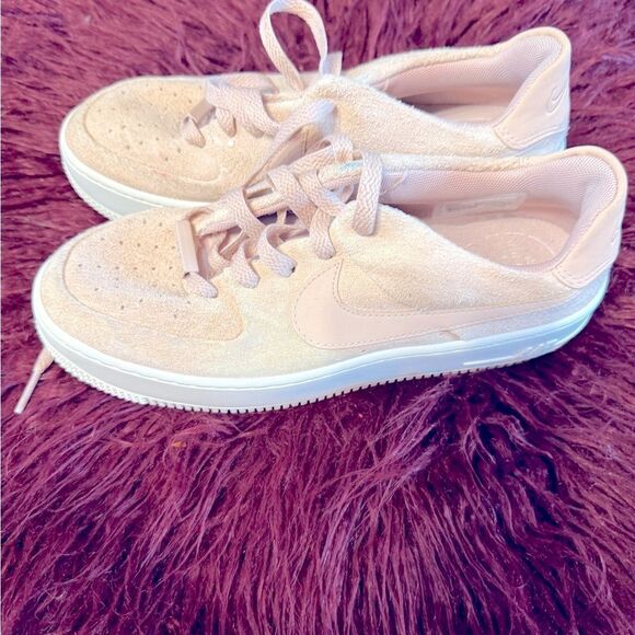 Nike Pink Suede Sneakers Sz 8 - Picture 2 of 8